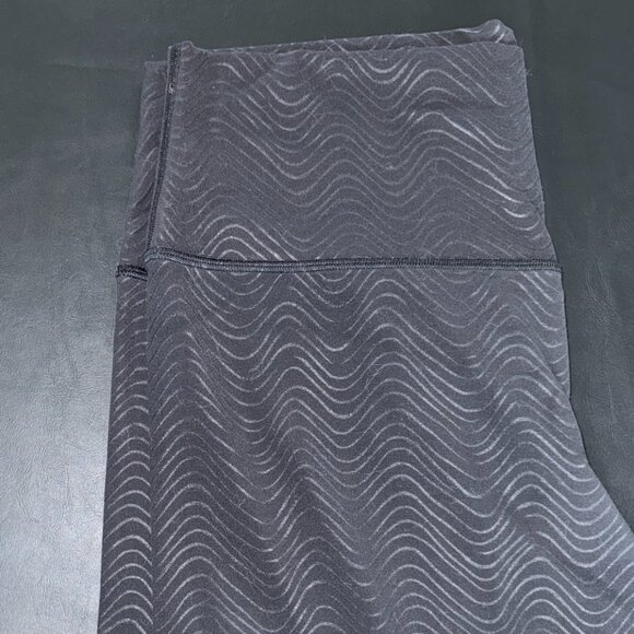 Women's Black Patterned Lululemon Leggings - Picture 3 of 5